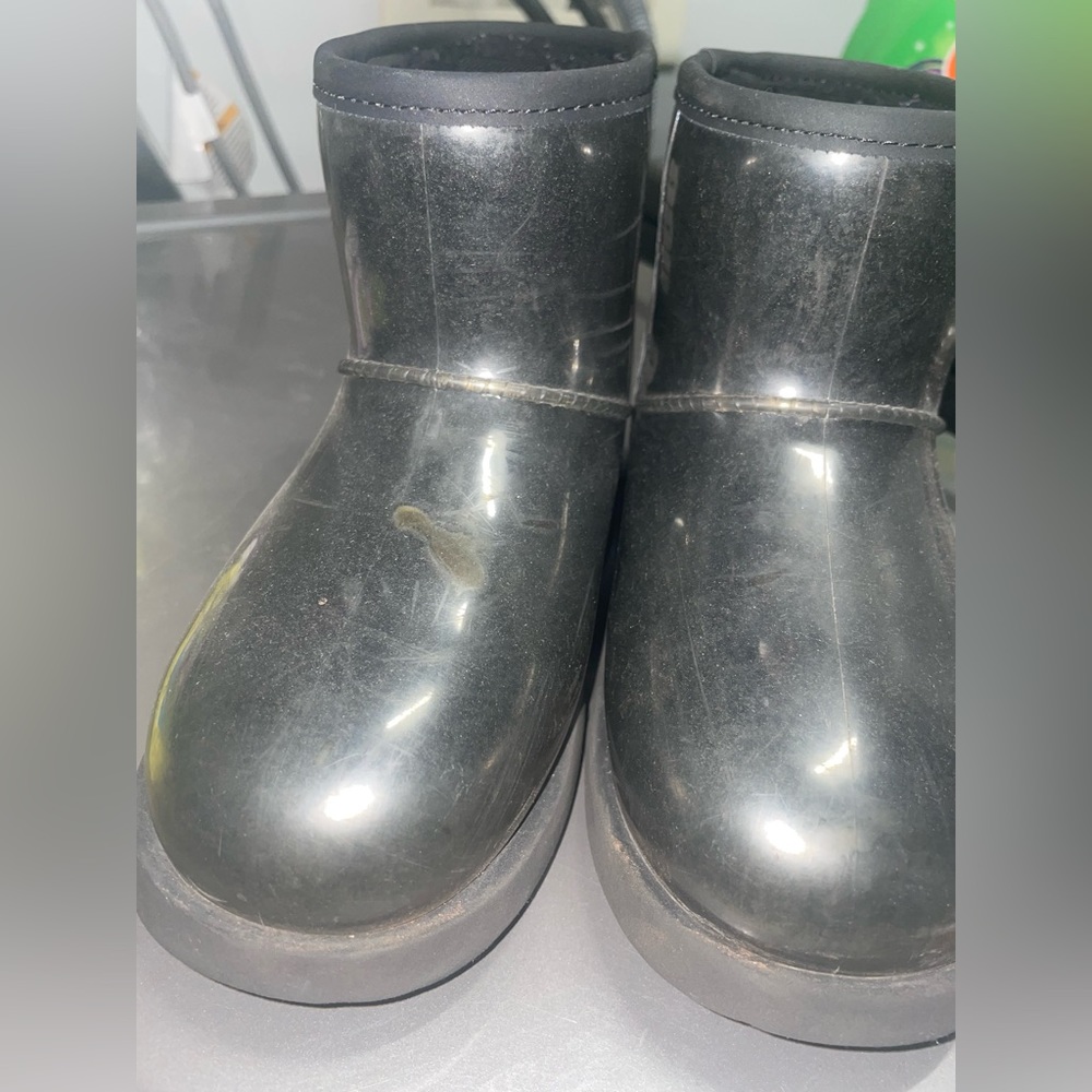 Used girl boots size 1